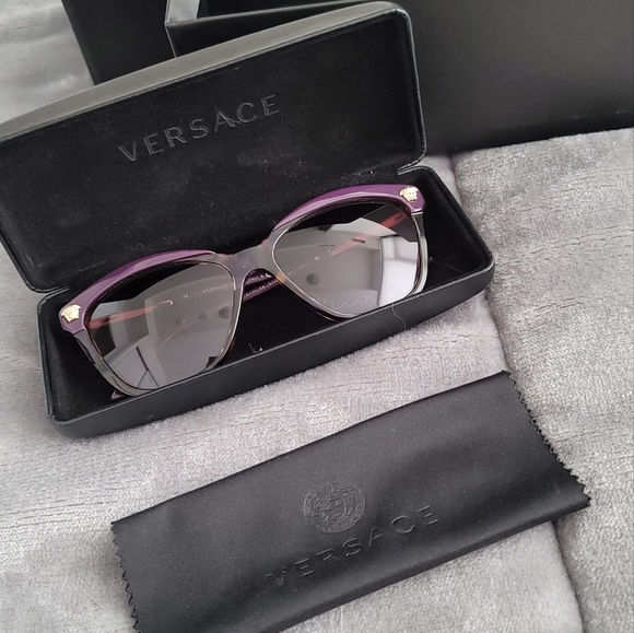 Versace sunglasses - Picture 2 of 3